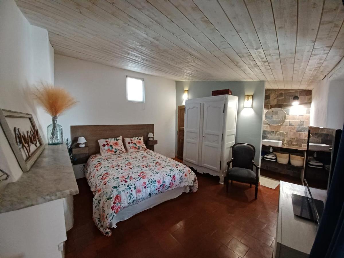 Chez Les Filles Bed & Breakfast Dions Exterior foto