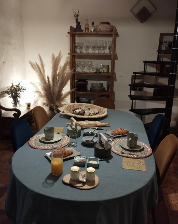 Chez Les Filles Bed & Breakfast Dions Exterior foto